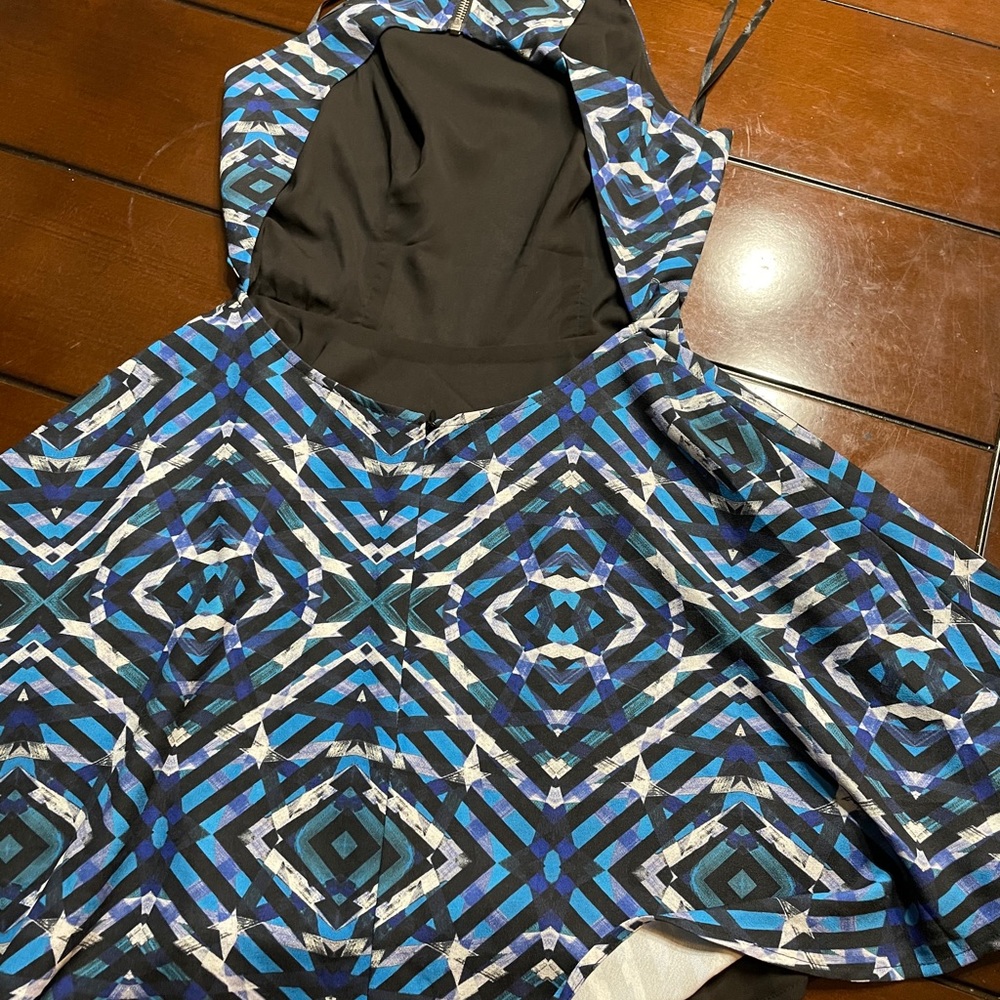 Dress - Picture 2 of 2